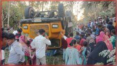 নওগাঁয় ট্রাকের চাপায় অটোরিকশা চালক নিহত, আহত ৩