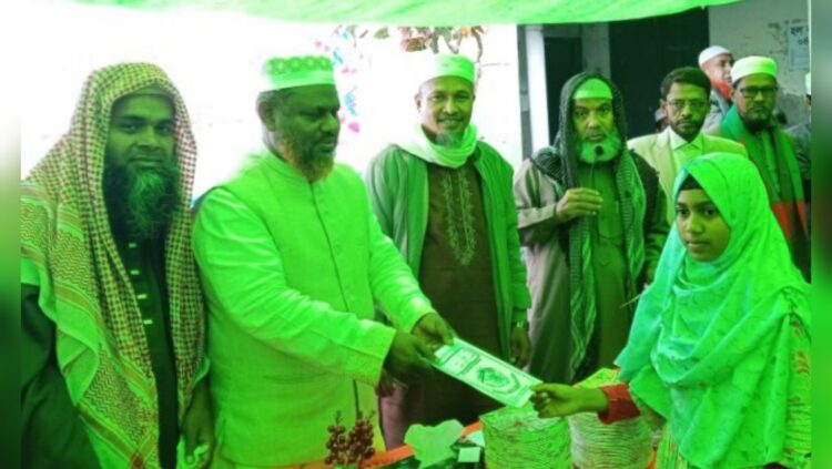 কয়রায় দারুল হিকমা মডেল মাদ্রাসার বার্ষিক পরীক্ষার ফল প্রকাশ ও পুরস্কার বিতরণ