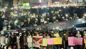 হাদি হত্যাকারীদের গ্রেপ্তারের দাবিতে বরিশালে অবরোধ