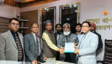 নারায়ণগঞ্জ-২ আসনে স্বতন্ত্র প্রার্থী হিসেবে আঙ্গুরের মনোনয়নপত্র জমা