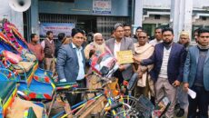 ঝালকাঠিতে ভিক্ষাবৃত্তি থেকে পুনর্বাসনে অটো রিকশা বিতরণ