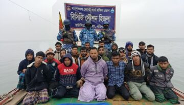 হিজলায় মেঘনা নদীতে অবৈধ বালু উত্তোলন: ৫৭ ড্রেজার ও ট্রলার জব্দ, ২০ দুষ্কৃতিকারী আটক