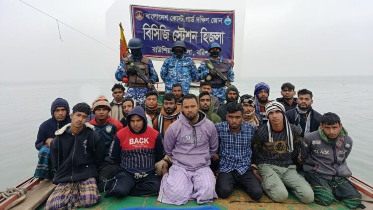 হিজলায় মেঘনা নদীতে অবৈধ বালু উত্তোলন: ৫৭ ড্রেজার ও ট্রলার জব্দ, ২০ দুষ্কৃতিকারী আটক