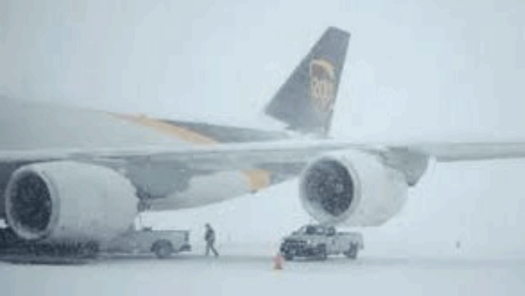 তুষারঝড়ে যুক্তরাষ্ট্রের মিডওয়েস্টে অচলাবস্থা