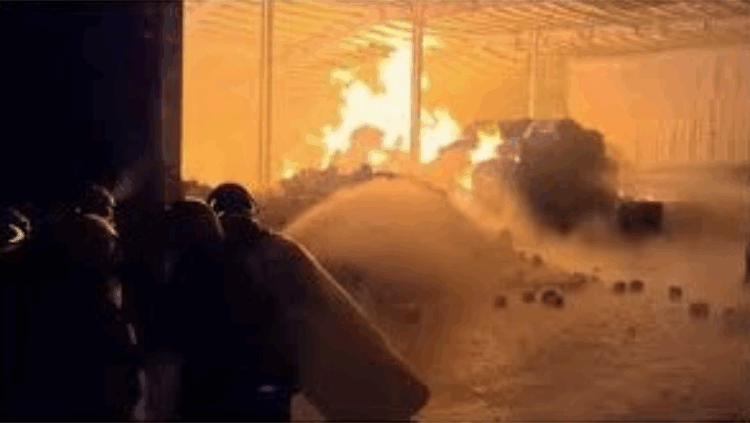 নরসিংদীতে স্পিনিং মিলের তুলার গোডাউনে ভয়াবহ অগ্নিকাণ্ড