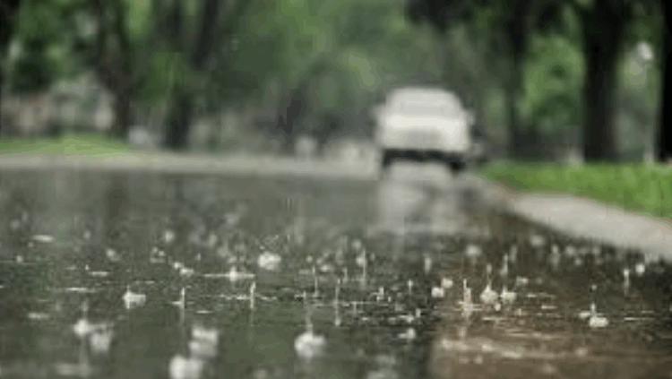 সারাদেশে গুঁড়ি গুঁড়ি বৃষ্টির ইঙ্গিত, কমবে তাপমাত্রা