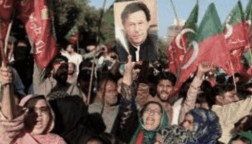 ইমরান খানের অবস্থান নিয়ে পাকিস্তানজুড়ে উত্তেজনা, রাওয়ালপিন্ডিতে ১৪৪ ধারা