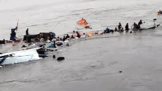 পেরুতে ভয়াবহ ভূমিধস: নৌকা ডুবে ১২ যাত্রী নিহত