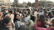 হাদির ওপর হামলার বিচারের দাবিতে শাহবাগ অবরোধ