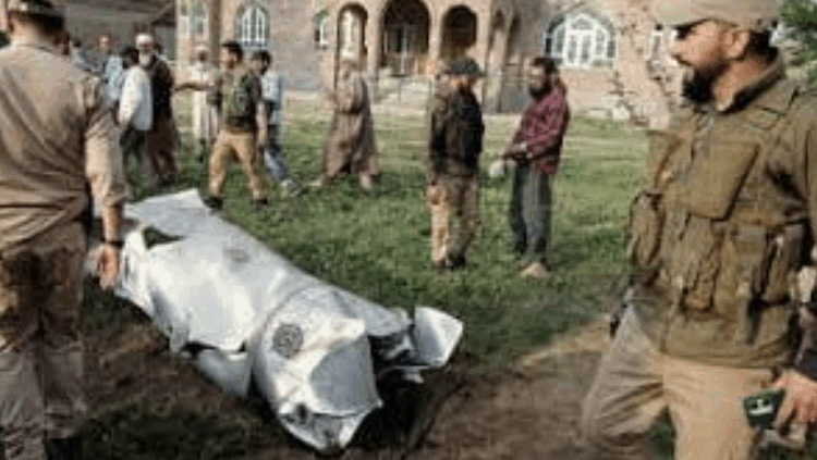 পাকিস্তানে সেনা ক্যাম্পে আত্মঘাতী হামলা, নিহত ৯