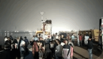 ধলেশ্বরীতে ফেরি দুর্ঘটনা: ট্রাকসহ পাঁচ যান নদীতে, নিহত ৩