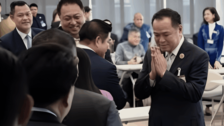 রাজনৈতিক অস্থিরতায় সংসদ ভেঙে দিলেন থাই প্রধানমন্ত্রী