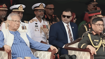 মহান বিজয় দিবসে সশস্ত্র বাহিনীর অনুষ্ঠানে প্রধান উপদেষ্টা