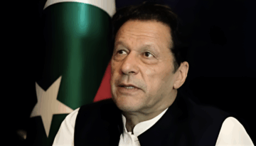 ইমরানকে নির্বাসনে পাঠাতে চাইছে সরকার: পিটিআই