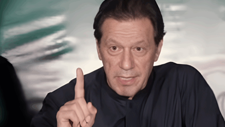 রাজপথে আন্দোলনই এখন একমাত্র পথ: ইমরান খান