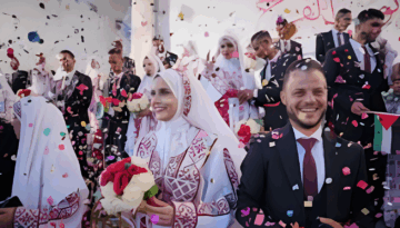 ধ্বংসস্তূপের মাঝে গাজায় গণবিয়ের আনন্দ