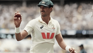 টেস্ট ক্রিকেটে নতুন ইতিহাস গড়লেন মিচেল স্টার্ক