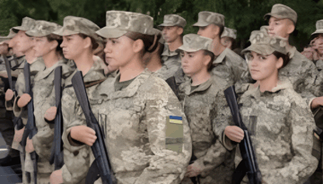 ইউক্রেনের সেনাবাহিনীতে এখন ৭০ হাজারের বেশি নারী যোদ্ধা