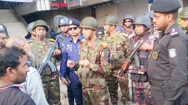 ত্রয়োদশ জাতীয় সংসদ নির্বাচন ও গণভোট ঘিরে ফেনীতে যৌথ বাহিনীর মহড়া