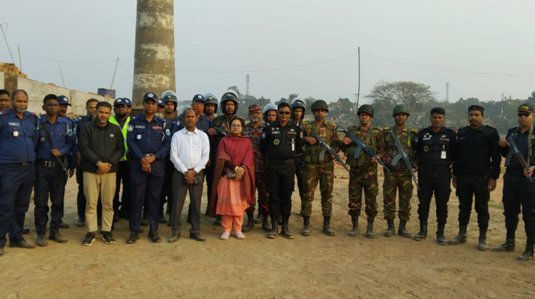 পাবনায় অবৈধ ৭ ইটভাটায় অভিযান, সাড়ে ২১ লাখ টাকা জরিমানা