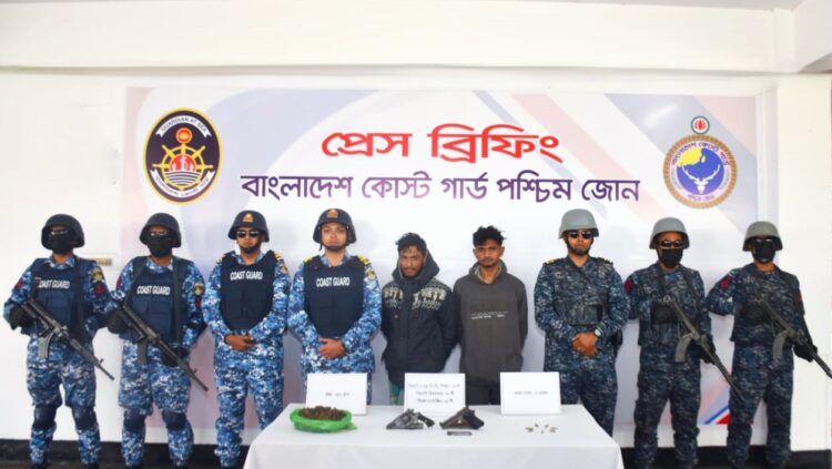 খুলনার বাগমারায় বিদেশি অস্ত্র ও মাদকসহ দুই কুখ্যাত সন্ত্রাসী আটক