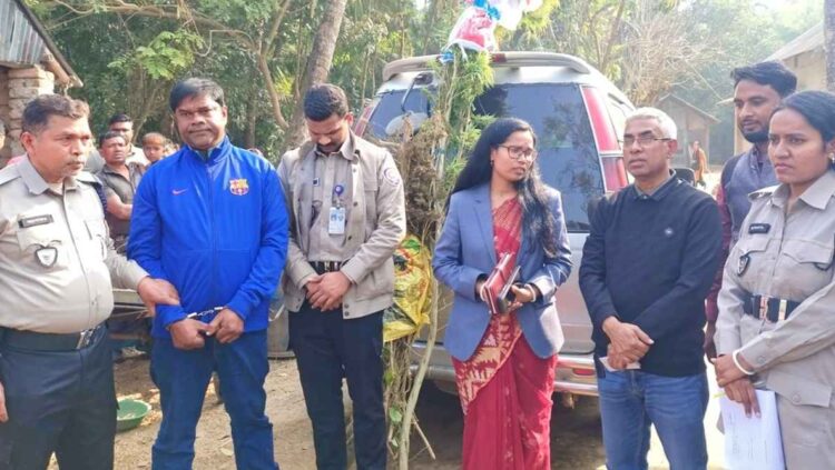 নড়াইলে গাঁজার গাছসহ আটক, জেল-জরিমানা