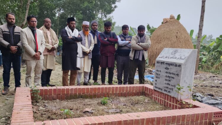 শহীদ শাহী ও শিহাবের কবর জিয়ারত করলেন এবি পার্টির মজিবুর রহমান মঞ্জু