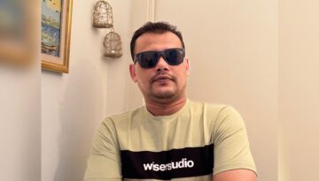 মা, মাটি ও মানুষের গল্পে শেকড়ের গান লিখছেন মনসাদ