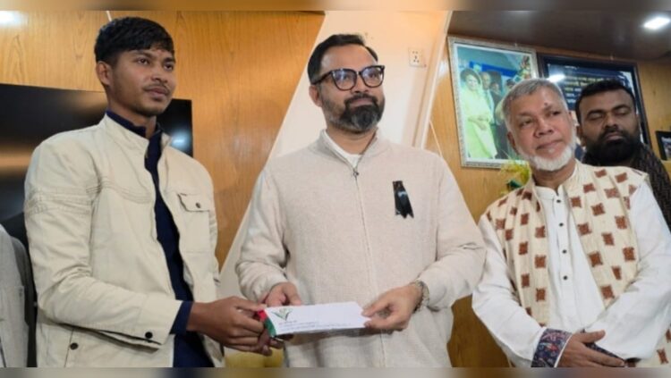 “বিশ্বকাপজয়ী পেসার শাহীন আলমের পাশে দাঁড়ালেন তারেক রহমান”