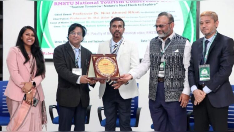 পর্যটন শিল্পেই গড়ে উঠবে ঐক্য, কর্মসংস্থান ও টেকসই উন্নয়নের ভিত্তি: ঢাবি ভিসি