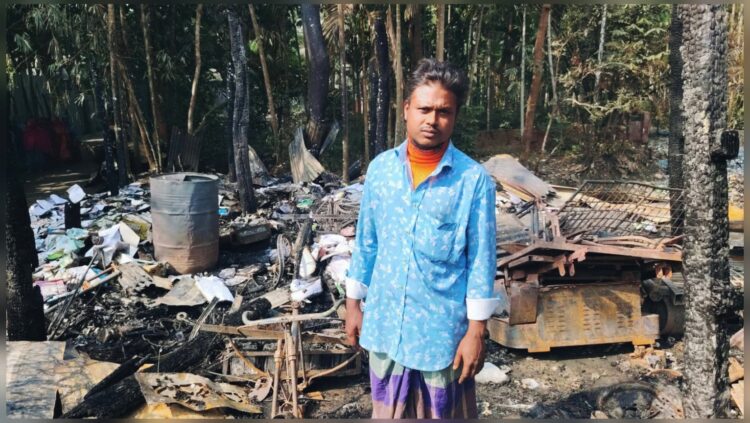 লালমোহনে ভাঙারি গুদামে আগুন, ৭ লাখ টাকার মালামাল পুড়ে ছাই