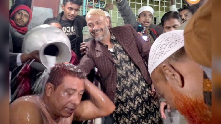 দুধ দিয়ে আত্মশুদ্ধি, ৩ শতাধিক নেতাকর্মীর সঙ্গে জামায়াতে ইসলামীতে যোগদান