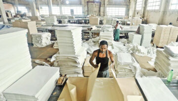 নির্ধারিত সময়ের আগেই কেপিএম থেকে ইসিতে গেল ৯১৪ টন কাগজ