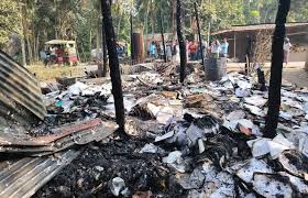লালমোহনে ভাঙারি গুদামে আগুনে মালামাল পুড়ে ছাই