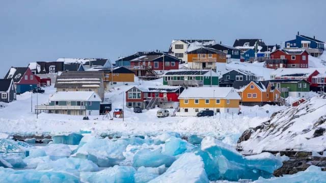 গ্রিনল্যান্ড নিয়ে ট্রাম্পকে হুমকি দেওয়া বন্ধ করতে বললেন ডেনিস প্রধানমন্ত্রী