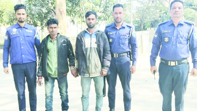 চুনারুঘাটে অবৈধ বালু উত্তোলনের দায়ে আটক ২