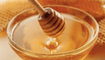 শীতে কেন নিয়মিত মধু খাওয়া উপকারী