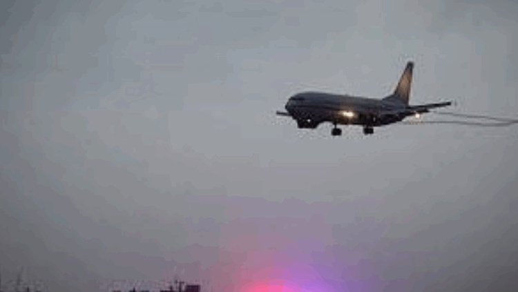 ভেনেজুয়েলার আকাশসীমা খুলছে যুক্তরাষ্ট্র