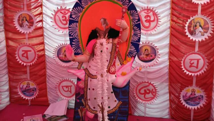 মুকসুদপুরে রাতের আঁধারে মূর্তি ভাঙচুরের অভিযোগ