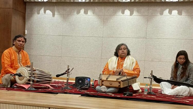 গুরুগ্রামের রামকৃষ্ণ মিশনে শততন্ত্রী বীণার মায়াবী সন্ধ্যা