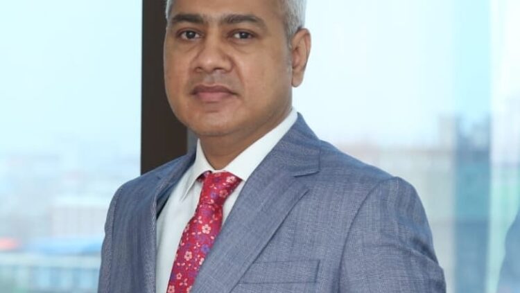 আনন্দে বাঁচো, ভালোবাসায়, জীবনের ছোট ছোট মুহূর্তেই লুকিয়ে থাকে বড় সুখ