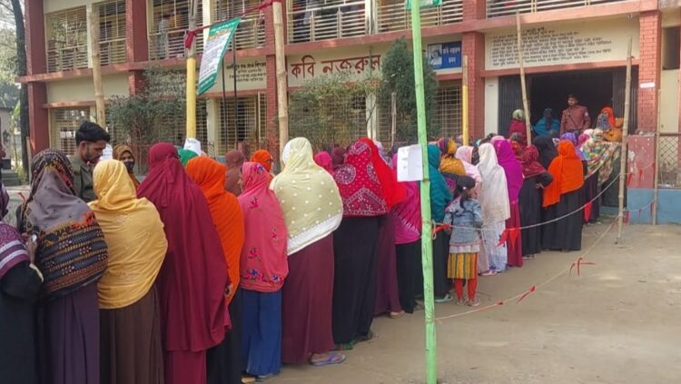 শান্তিপূর্ণভাবে চলছে রাজশাহীর ৬ টি আসনের ভোটগ্রহণ
