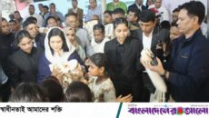 জুবাইদা রহমানের উদ্যোগে কড়াইল বস্তিতে শিশুদের মধ্যে বই বিতরণ ও আই-ক্যাম্প