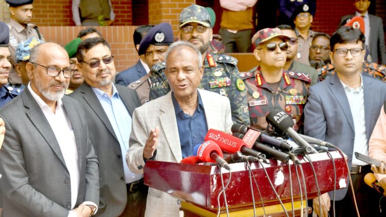 আইনশৃঙ্খলা পরিস্থিতি নিয়ন্ত্রণে রাখতে ১ লাখ সেনাবাহিনী মোতায়েন