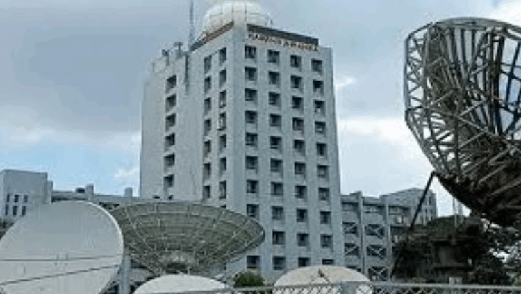 রাজধানীতে শুষ্ক আবহাওয়া, মেঘের আভাস