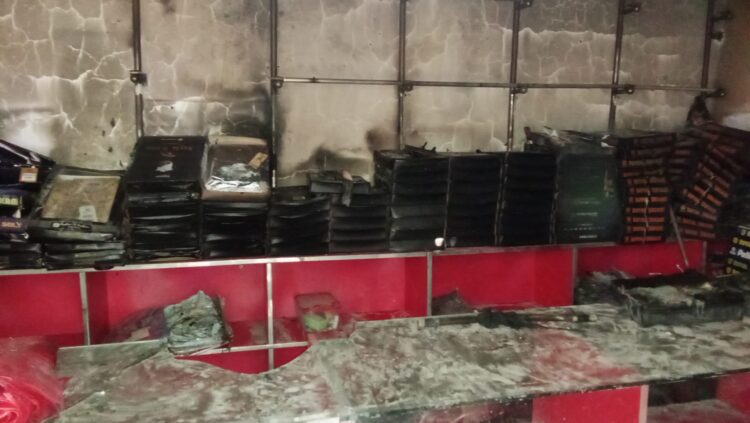 মহম্মদপুরে ভয়াবহ অগ্নিকাণ্ডে দোকান পুড়ে ছাই