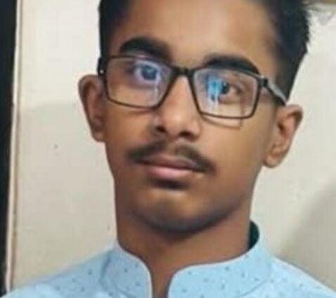 কবুতরকে খাবার দিতে গিয়ে বিদ্যুৎস্পৃষ্ট হয়ে কিশোরের মৃত্যু